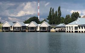 Millys Restaurant And Chalets